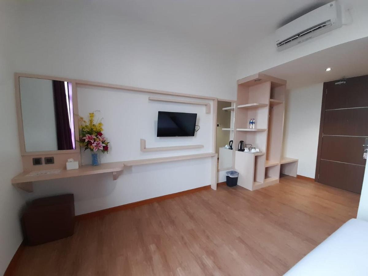 巴淡中心布利兹酒店 Batam 外观 照片